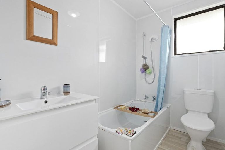 Photo of property in 95b Oakfield Crescent, Pukete, Hamilton, 3200