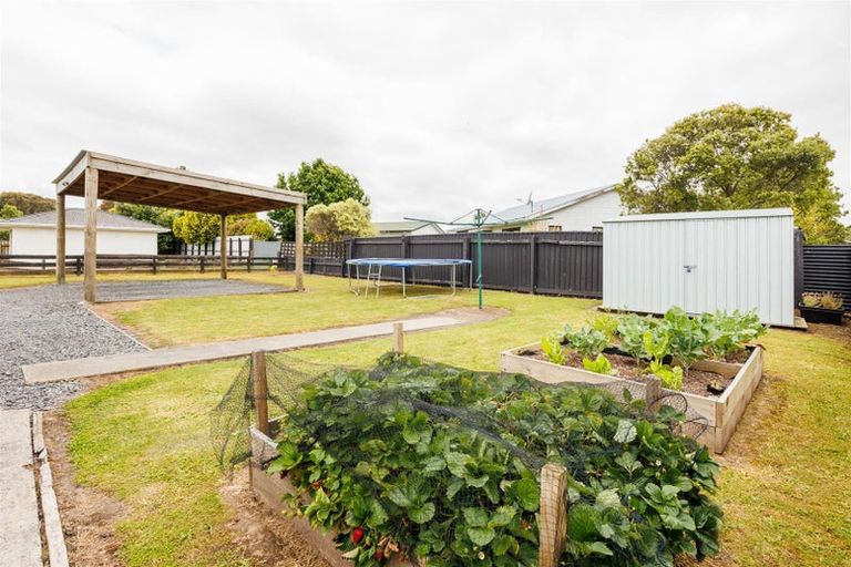 Photo of property in 10 Rira Street, Marton, 4710