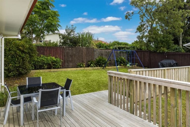 Photo of property in 2/13 Talavera Place, Te Atatu South, Auckland, 0602