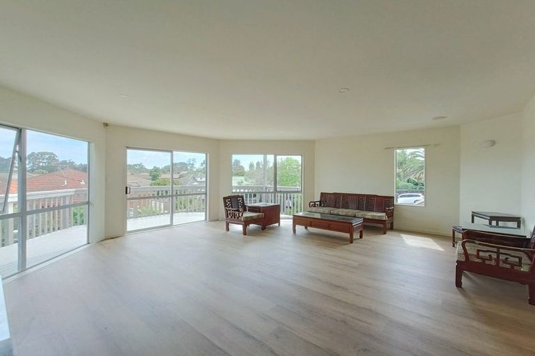 Photo of property in 17 Bob Charles Drive, Golflands, Auckland, 2013