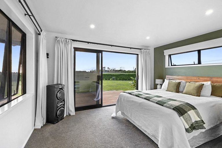 Photo of property in 132 Henwood Road, Paraite, New Plymouth, 4372