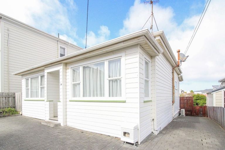 Photo of property in 14 Levy Street, Mount Victoria, Wellington, 6011