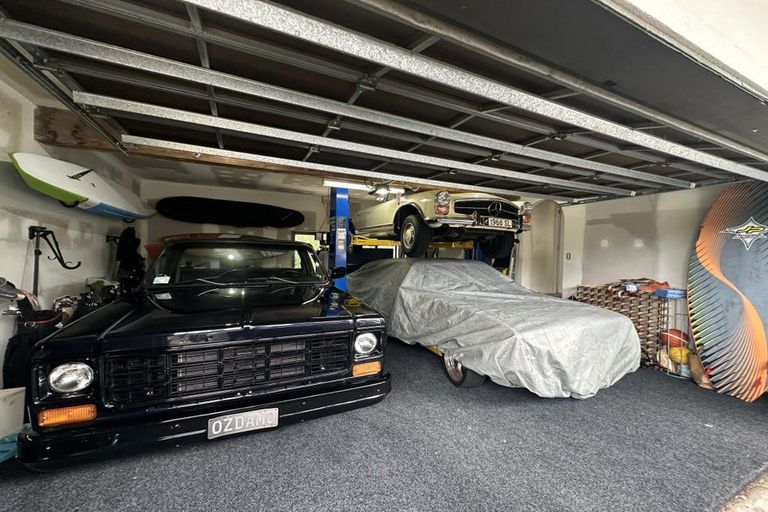 Photo of property in 1/46 Masterton Road, Rothesay Bay, Auckland, 0630