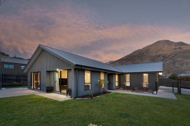 Photo of property in 1 Ashenhurst Way, Lower Shotover, Queenstown, 9304