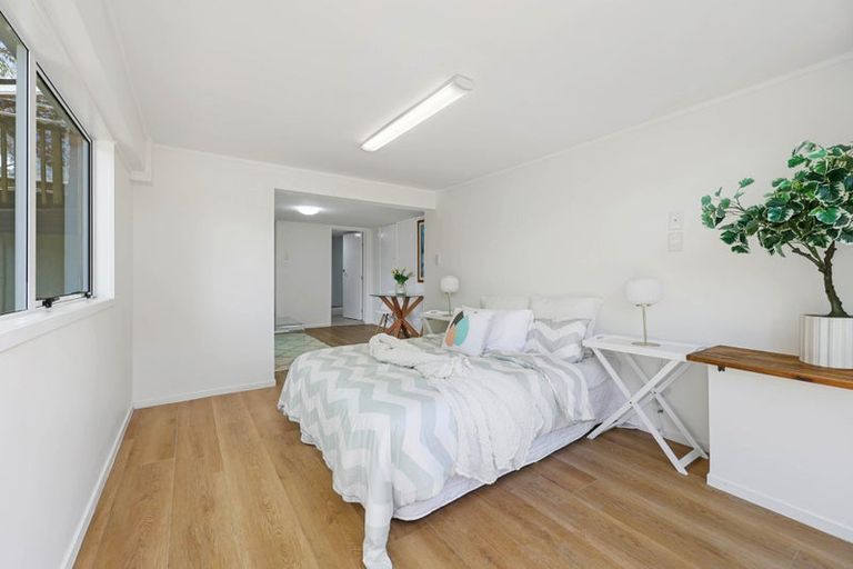 Photo of property in 13 Seymour Road, Mellons Bay, Auckland, 2014