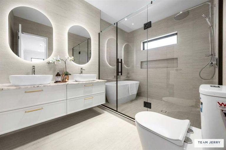 Photo of property in 41 Maungakaraka Road, Karaka, 2580