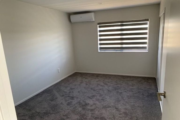 Photo of property in 9a Jillteresa Crescent, Half Moon Bay, Auckland, 2012