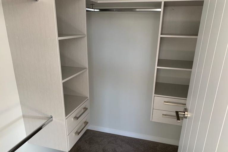 Photo of property in 5 May Potter Close, Oteha, Auckland, 0632