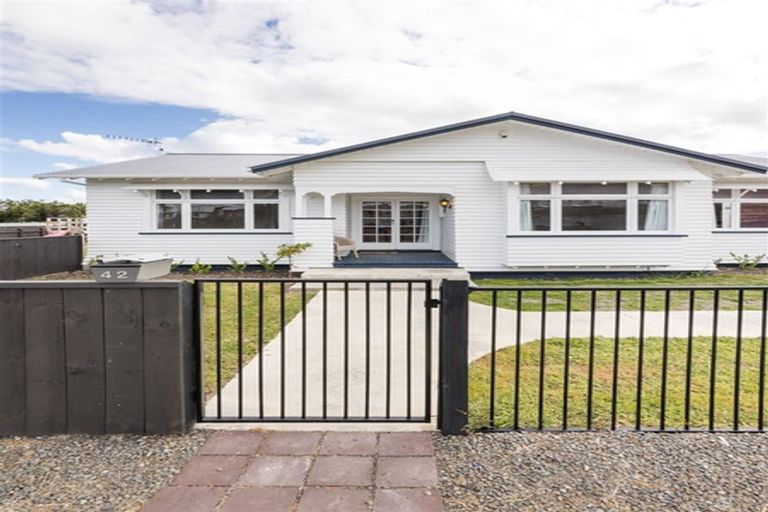 Photo of property in 42 King Street, Marton, 4710