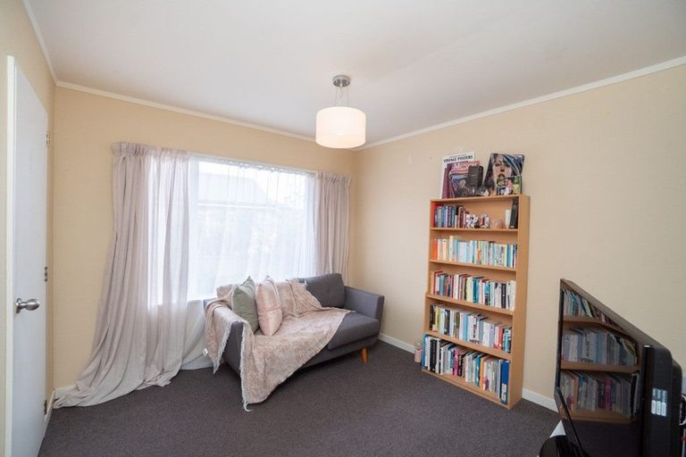 Photo of property in 17a Franklin Avenue, Hokowhitu, Palmerston North, 4410