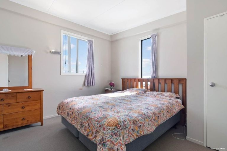 Photo of property in 16 Merlot Lane, Pukekohe, 2120