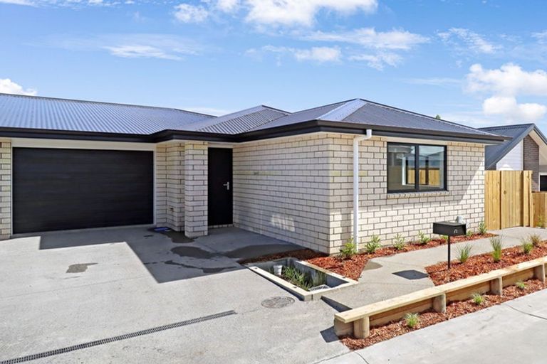 Photo of property in 43 Waruhia Crescent, Rototuna North, 3281