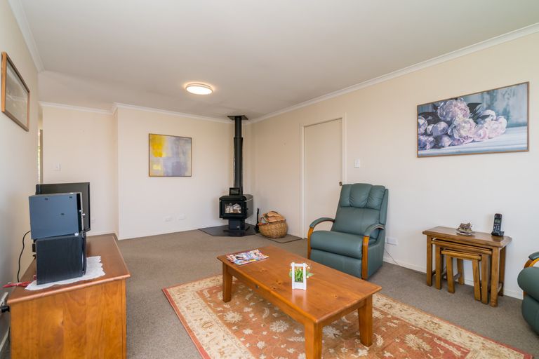 Photo of property in 3 Loudon Street, Green Island, Dunedin, 9018