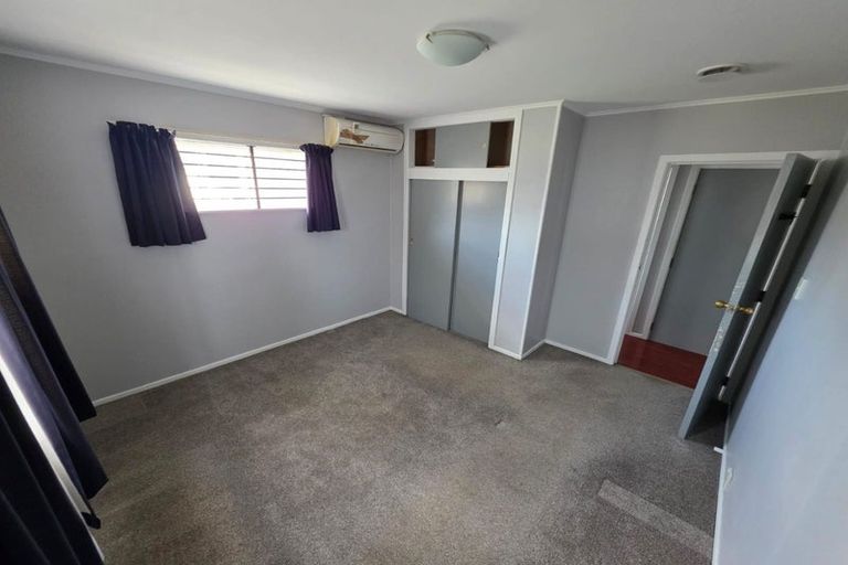 Photo of property in 92 Reeves Road, Pakuranga Heights, Auckland, 2010