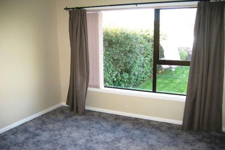 Photo of property in 12 Mappleton Avenue, Burnside, Christchurch, 8053