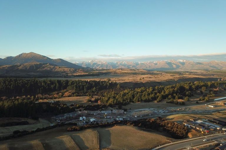 Photo of property in 3 Lauderdale Lane, Wanaka, 9305