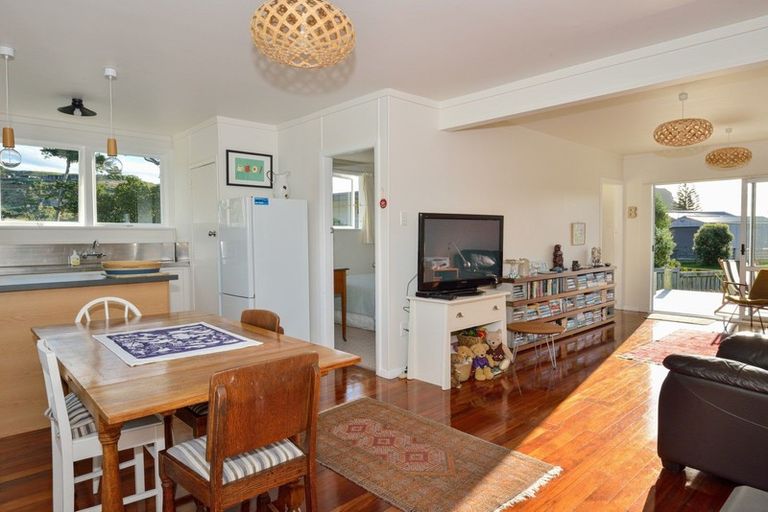 Photo of property in 15b Ratau Street, Mahia, 4198
