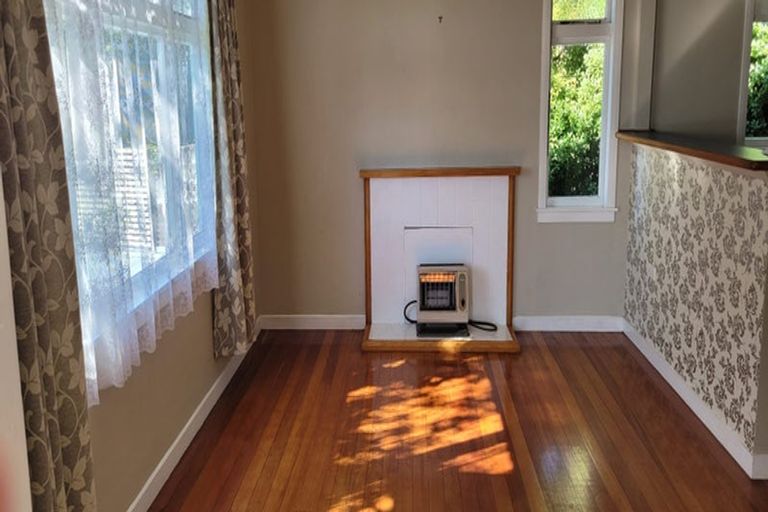 Photo of property in 195 Tukapa Street, Westown, New Plymouth, 4310