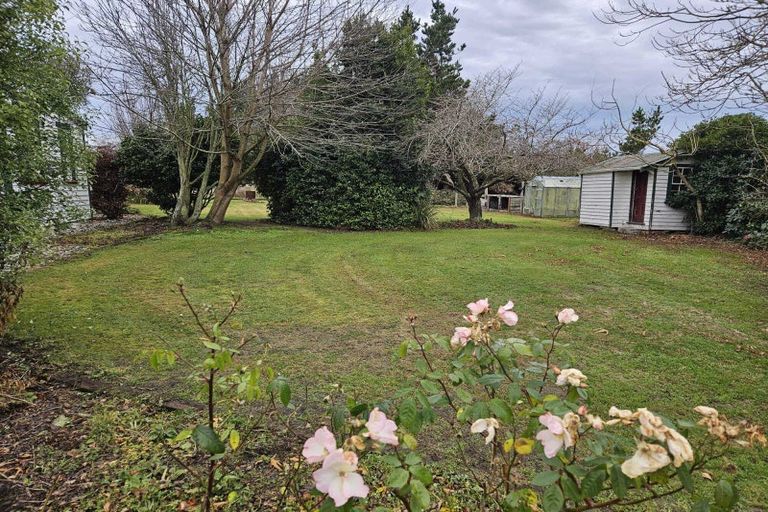 Photo of property in 74 Riverbank Road, Inch Clutha, Kaitangata, 9281