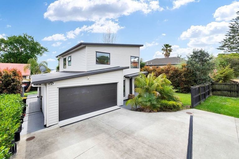 Photo of property in 6a Humphrey Kemp Avenue, Henderson, Auckland, 0612