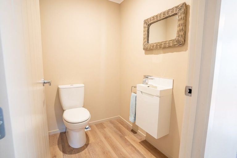 Photo of property in 16 Stowell Drive, Cromwell, 9310