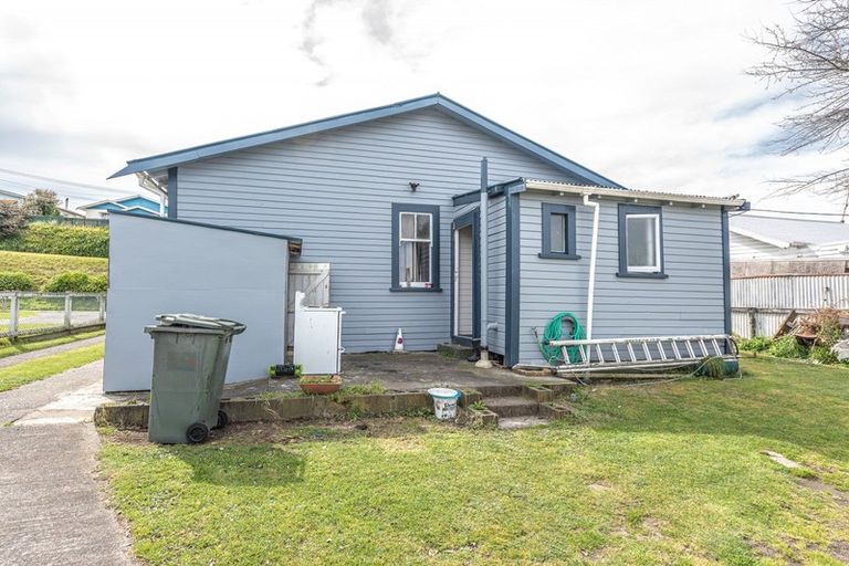Photo of property in 15 Rata Street, Gonville, Whanganui, 4501