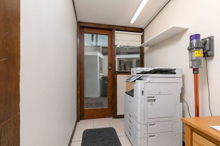 Photo of property in 15 Fairlea Road, Te Atatu South, Auckland, 0610