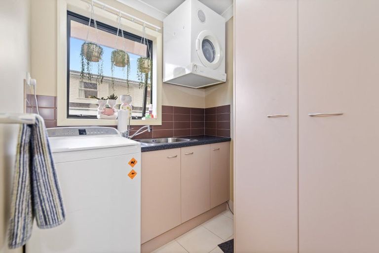 Photo of property in 37 Pulham Crescent, Queenwood, Hamilton, 3210