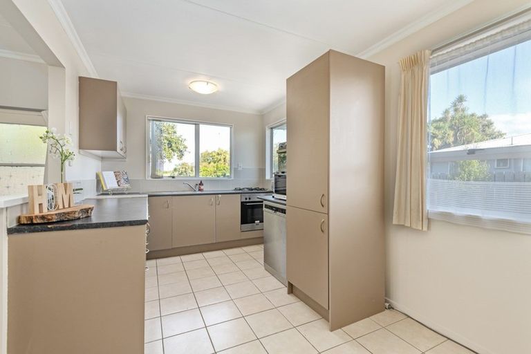 Photo of property in 12 Robinson Crescent, Westbrook, Palmerston North, 4412