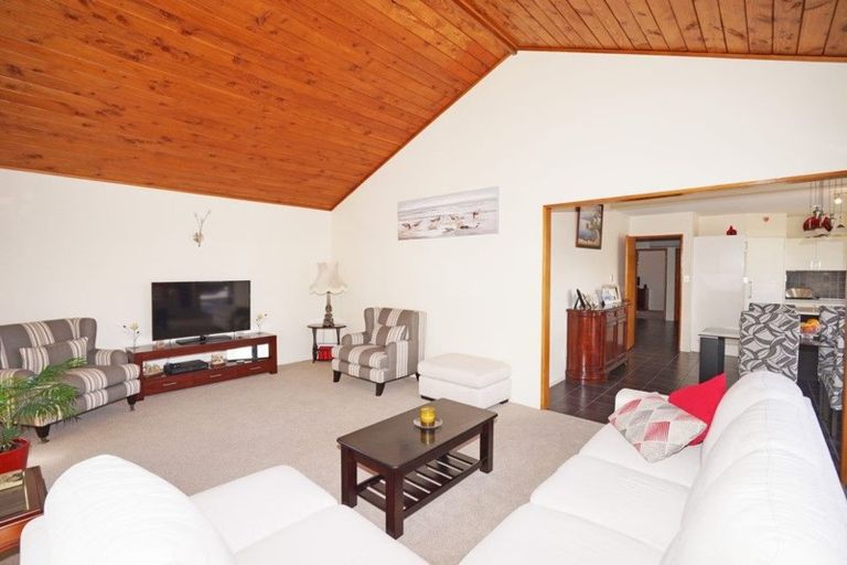 Photo of property in 1/7 Aorangi Place, Birkenhead, Auckland, 0626