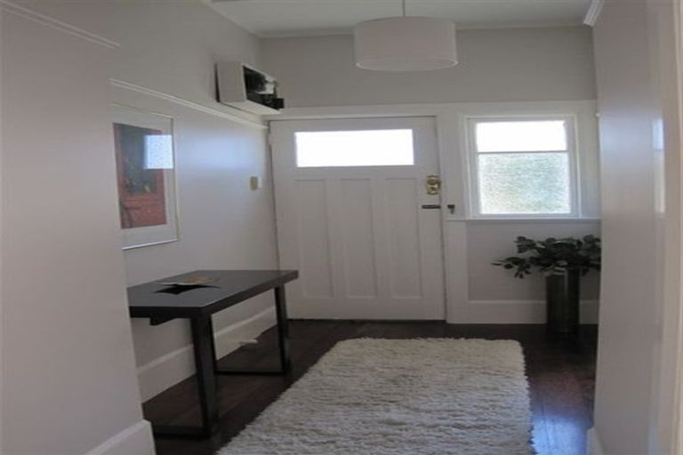 Photo of property in 17 Waikowhai Street, Ngaio, Wellington, 6035