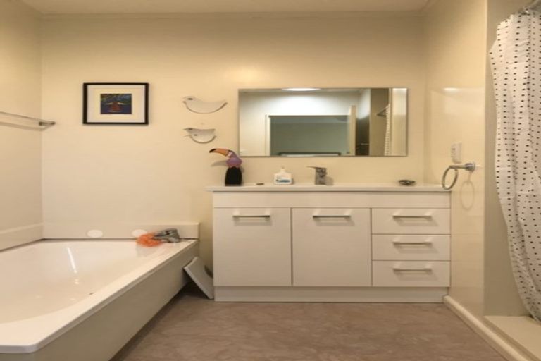 Photo of property in 1/20 Gaya Grove, Ngaio, Wellington, 6035