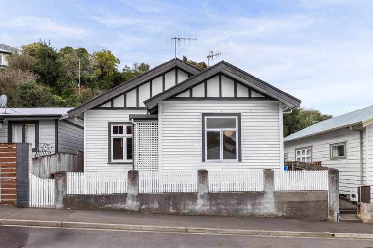 Photo of property in 9 Chaucer Road, Hospital Hill, Napier, 4110