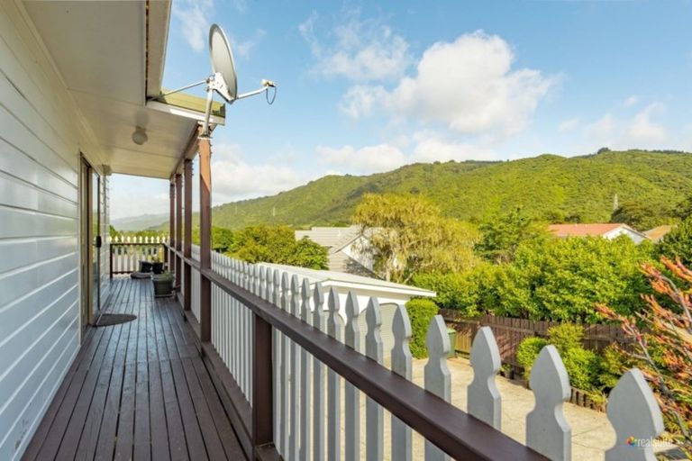 Photo of property in 33b Roband Crescent, Brown Owl, Upper Hutt, 5018