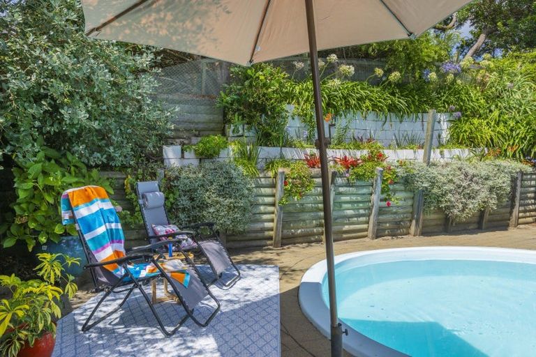 Photo of property in 16 Weggery Drive, Waikanae Beach, Waikanae, 5036