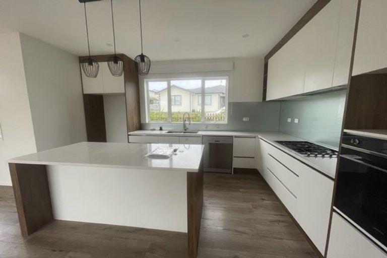 Photo of property in 3 Franheim Crescent, Orewa, 0931