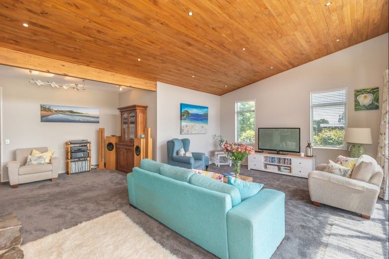 Photo of property in 205 Muhunoa Road East, Ohau, Levin, 5570