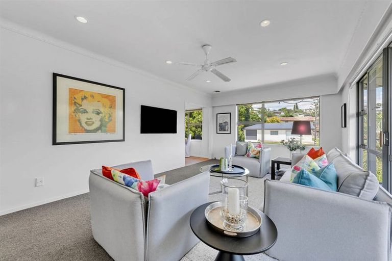 Photo of property in 5 Liston Crescent, Cockle Bay, Auckland, 2014