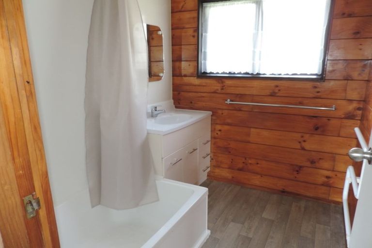 Photo of property in 14a Fenchurch Grove, Stokes Valley, Lower Hutt, 5019