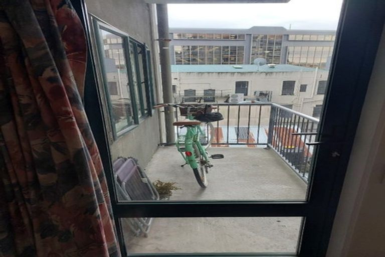 Photo of property in Courtenay Apartments, 305/120 Courtenay Place, Te Aro, Wellington, 6011