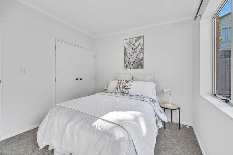 Photo of property in 4 Brashier Circle, Sunnyvale, Auckland, 0612