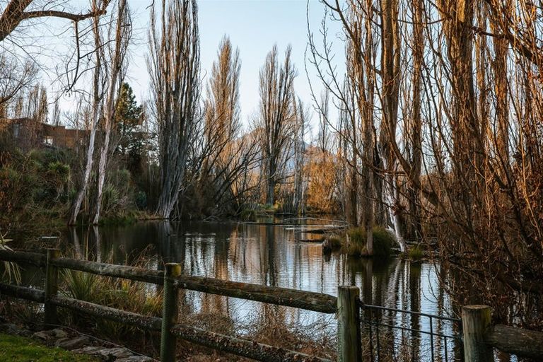 Photo of property in 70 Lagoon Avenue, Albert Town, Wanaka, 9305