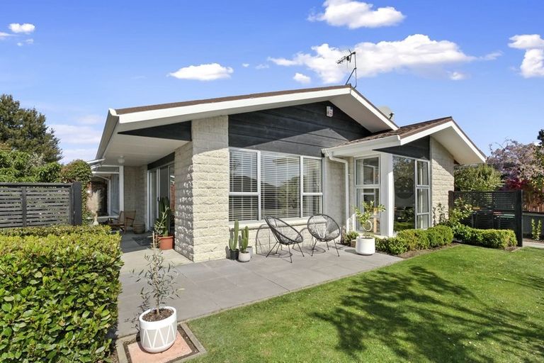 Photo of property in 1/16 Oakfield Street, Burnside, Christchurch, 8053