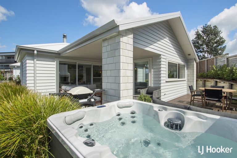 Photo of property in 22 Ralph Lane, Waihi Beach, 3611