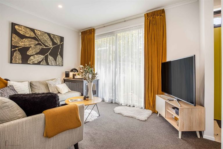 Photo of property in 8 Uku Lane, Hobsonville, Auckland, 0616