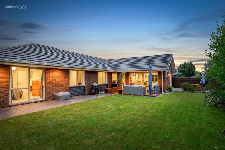 Photo of property in 8 Amy Place, Rangiora, 7400