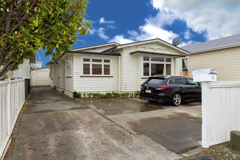 Photo of property in 15 Latham Street, Napier South, Napier, 4110