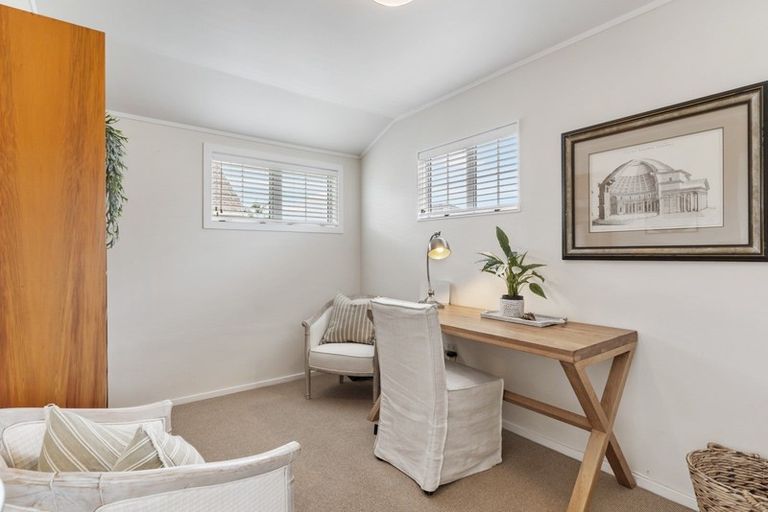 Photo of property in 25a Milford Road, Milford, Auckland, 0620