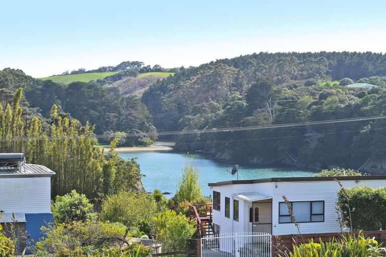 Photo of property in 18 Harbour View Road, Leigh, 0985