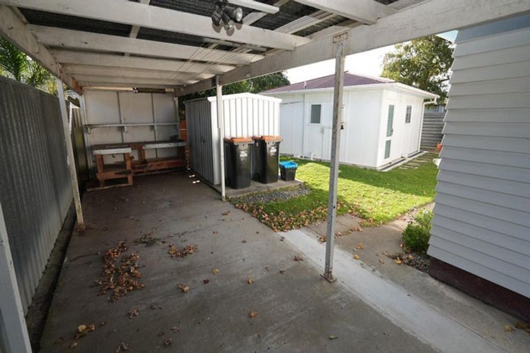 Photo of property in 19 Rhodes Drive, Kelvin Grove, Palmerston North, 4414